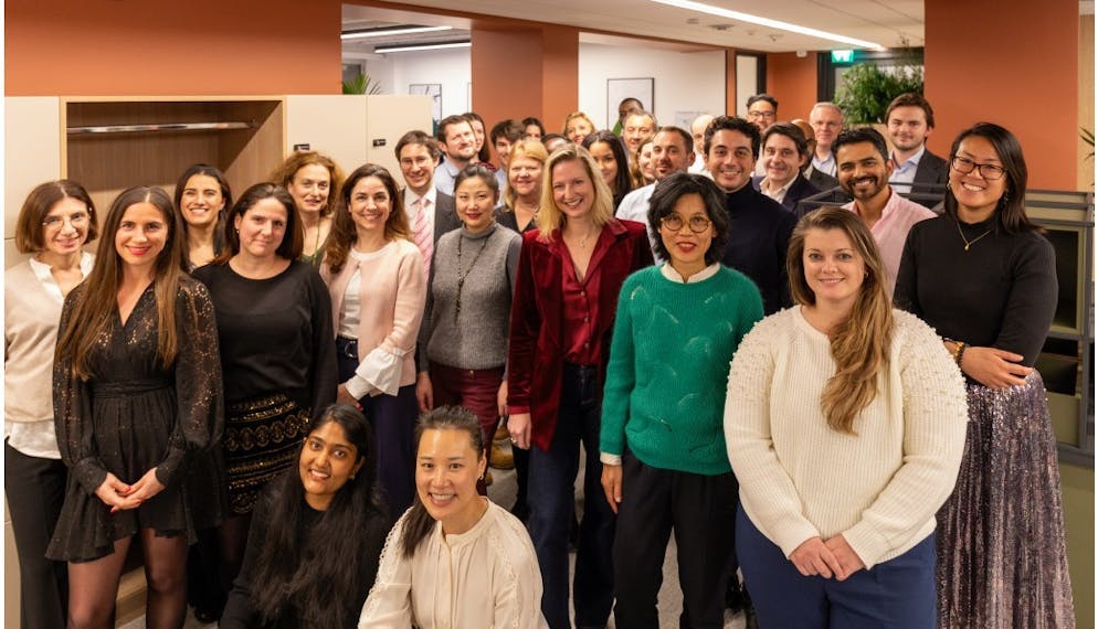 Nous vous attendons chez AXA Liabilities Managers !
Actuaires, financiers, si vous êtes aussi à l'aise avec l'anglais qu'avec les chiffres, votre place est ici !