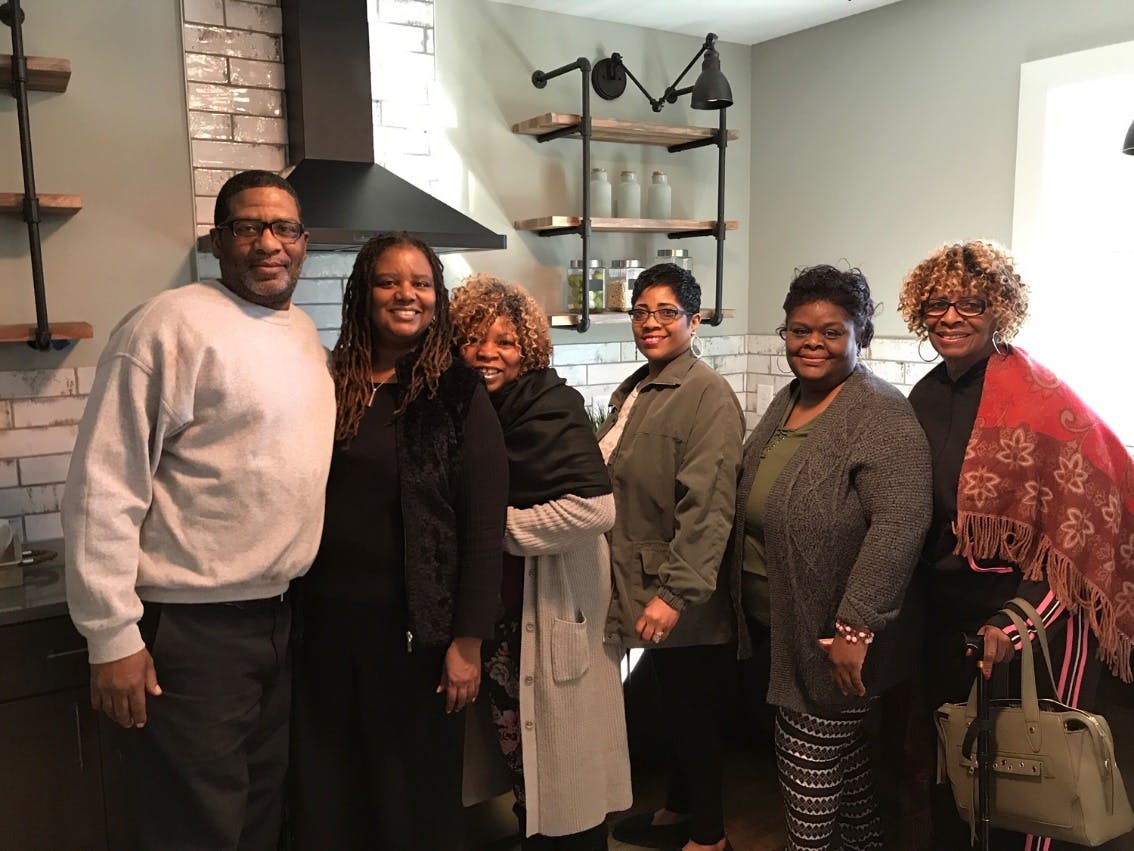 Nelson & Clara Kendall’s Family: (From Left to Right) Grandson Juan Mitchell, Granddaughter Sabrina Mitchell-Stephens, Granddaughter April Cowan, Friend of family Tranae, Foster Daughter Glenda Evans, and Daughter Helen Kendall Marshall. Photo courtesy of Sabrina Mitchell-Stephens.