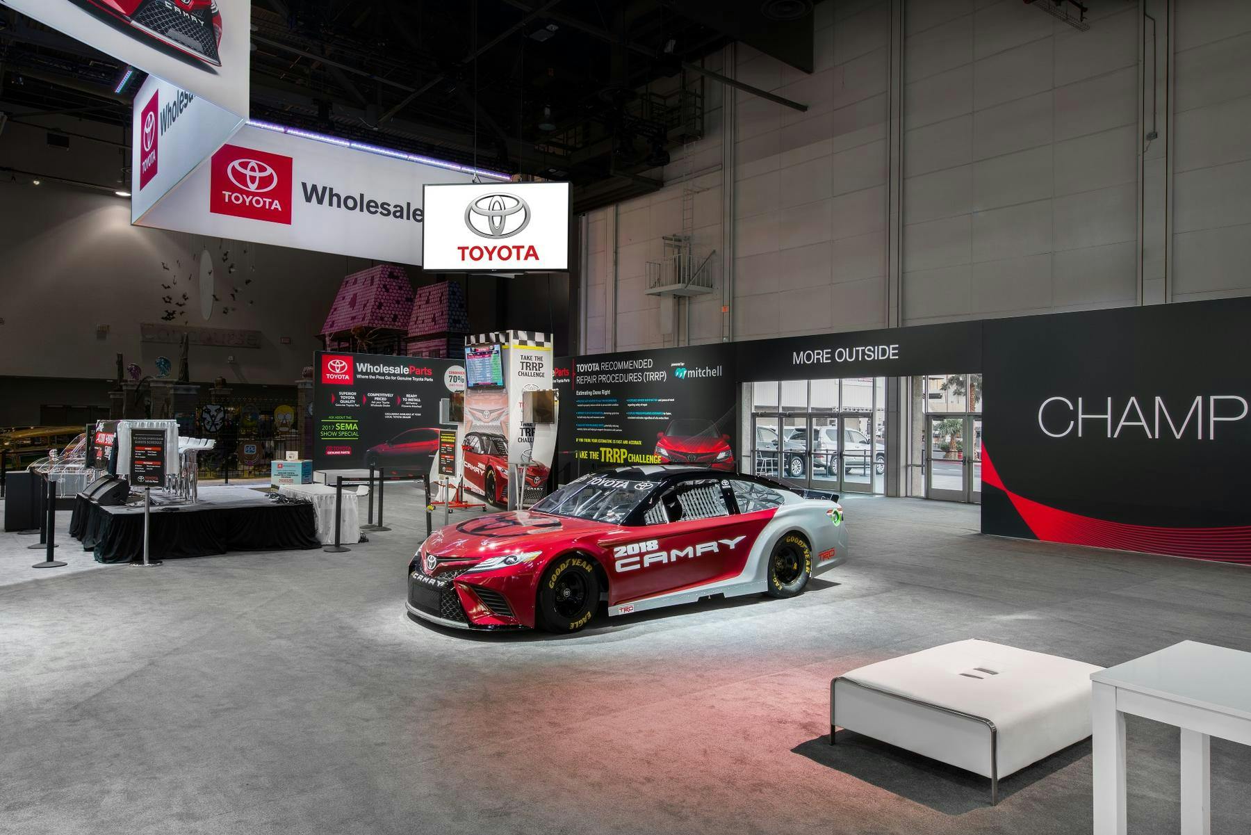 auto show angle five