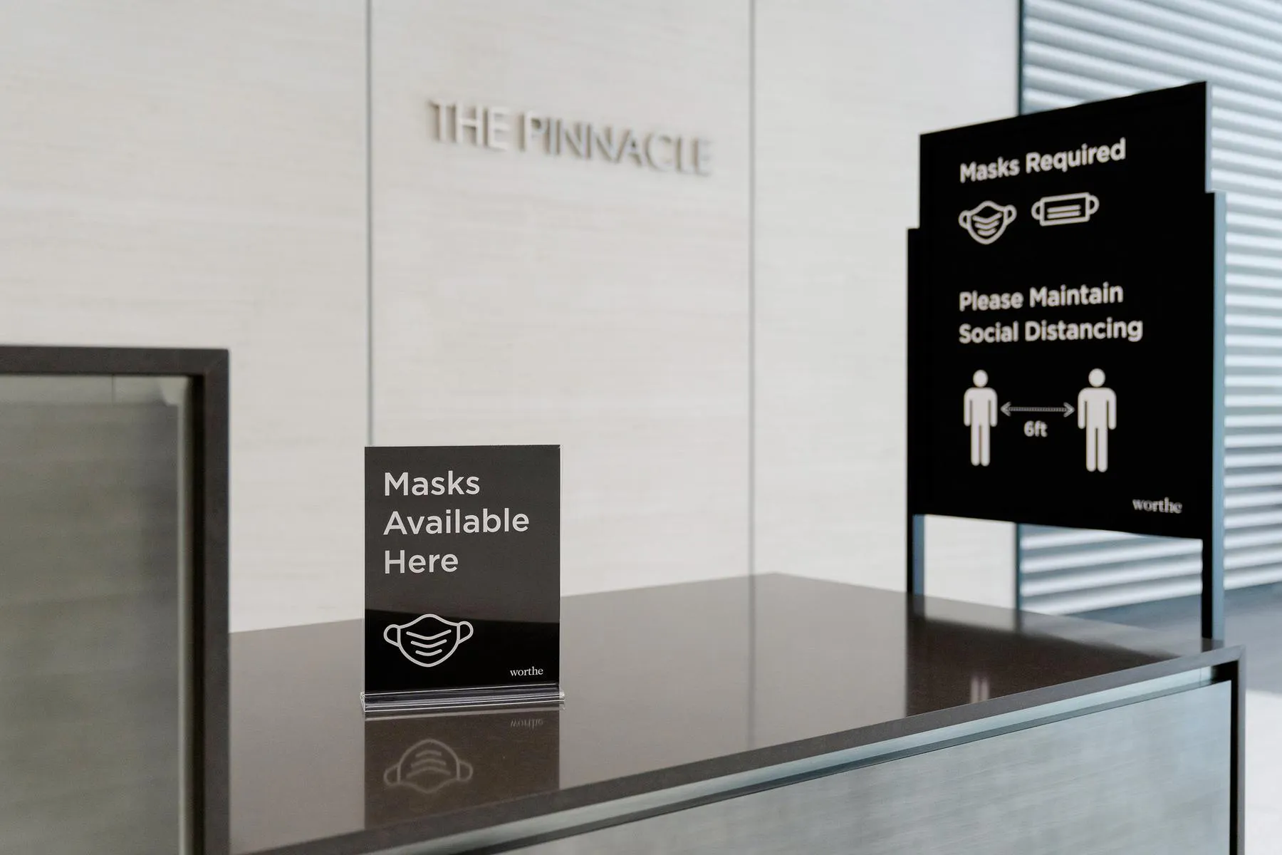 masks available table sign