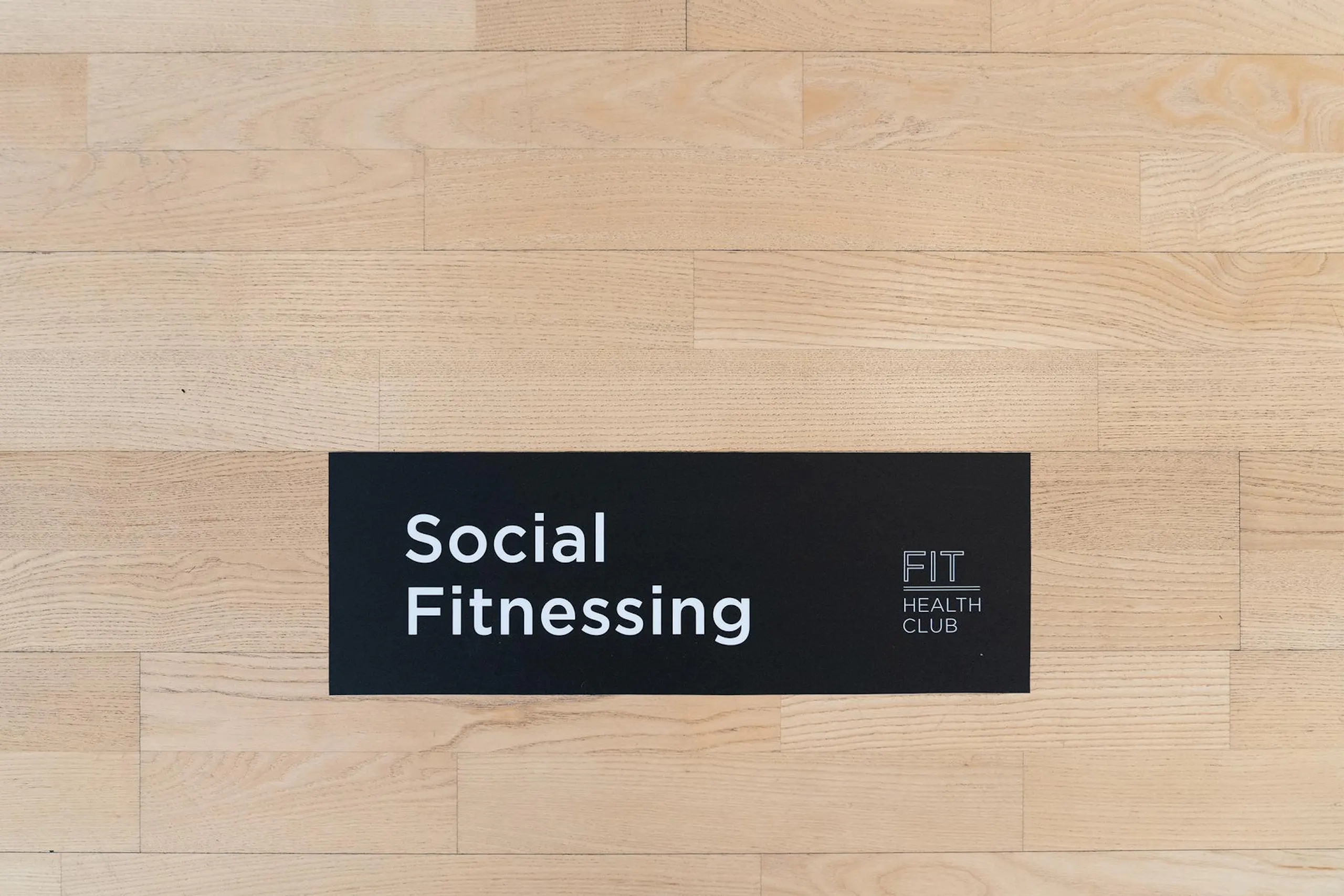social fitnessing sign