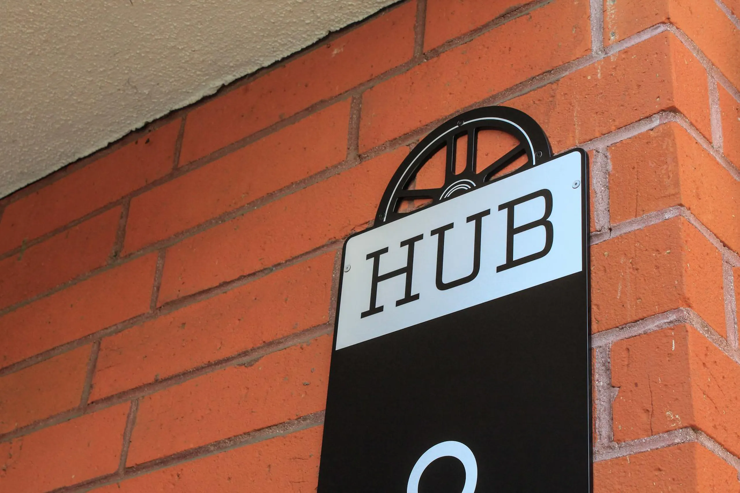 hub sign