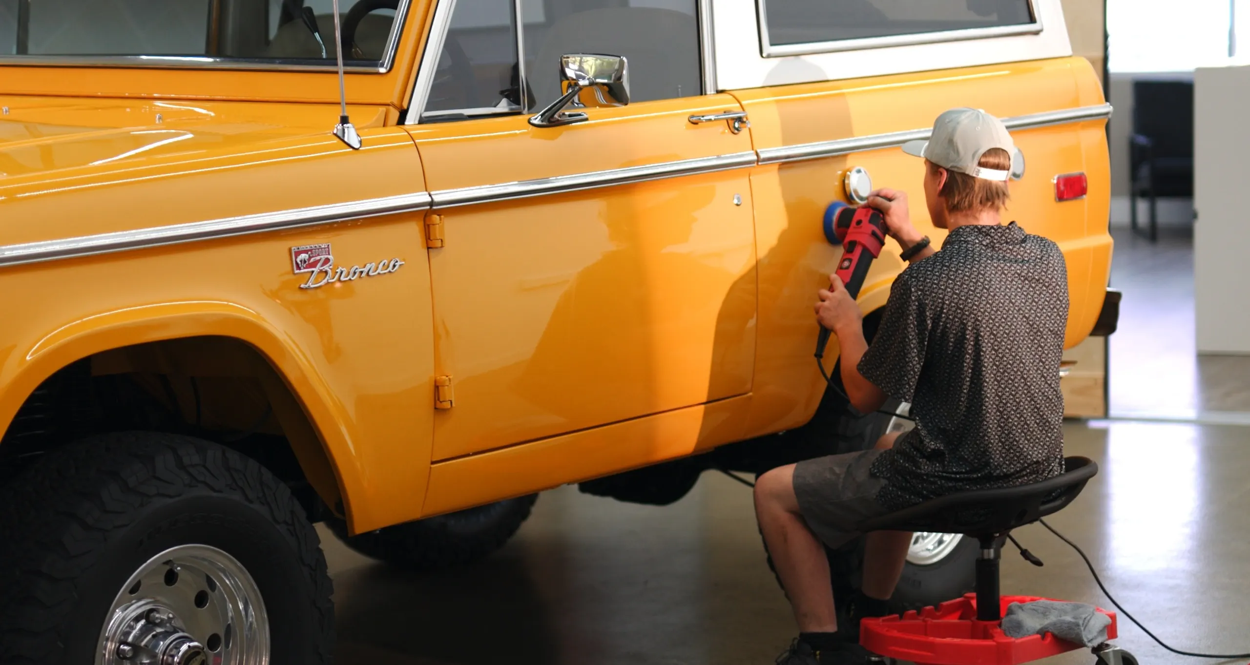Enzo’s Hand Wash & Detail Hero Image