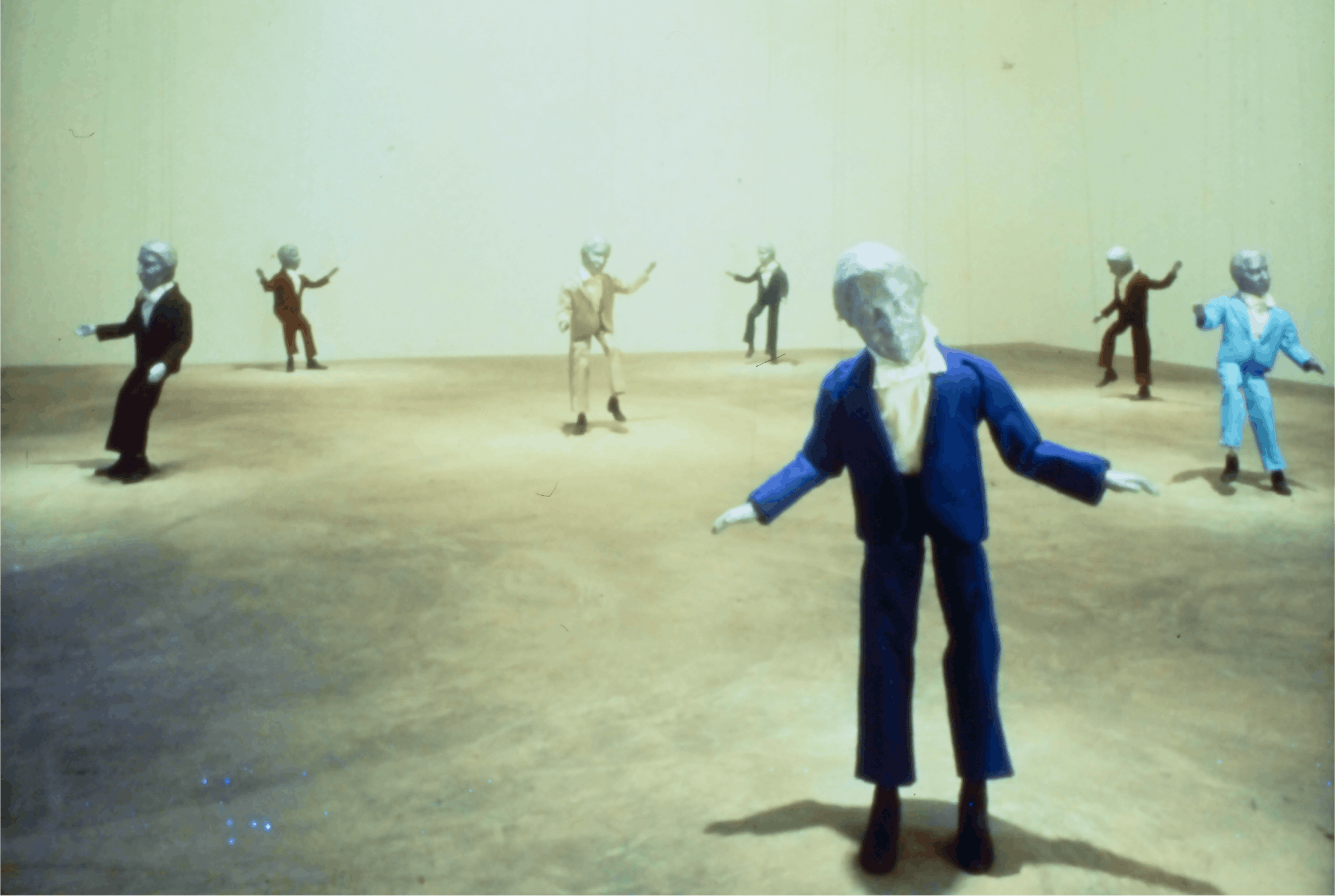 Dennis Oppenheim, Theme for a Major hit (detail), 1974, Mechanized figures, felt, cotton, fishing line, soundtrack and spotlights, dimension vary, Narcissism 