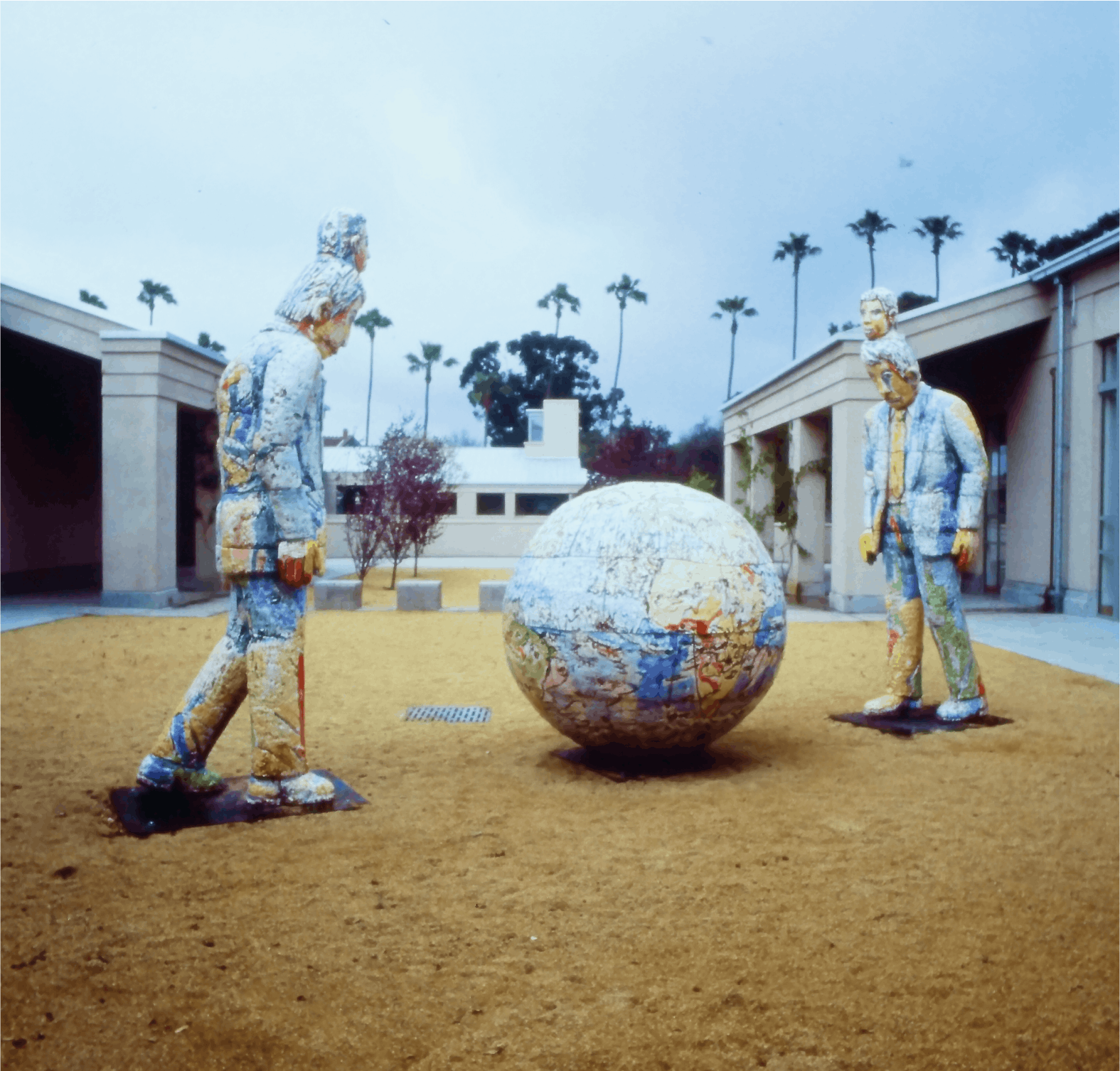 Viola Fry, Artist's Mind:World View, 1994, ceramic, 122x66x234