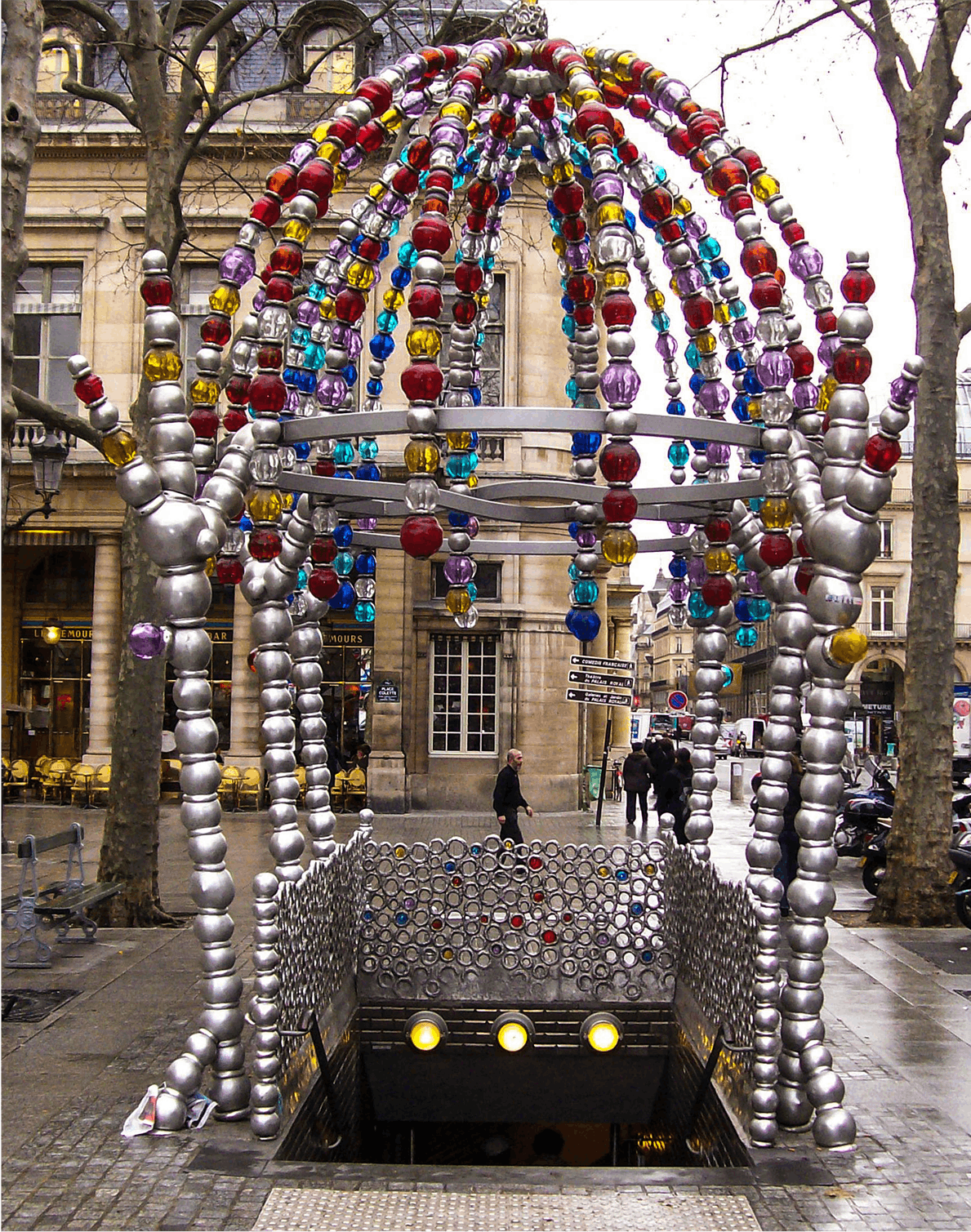 Jean-Michel Othoniel, Kiosque des Noctambules (installed at the Paris Metro entrance),2000, Salviati glasswork