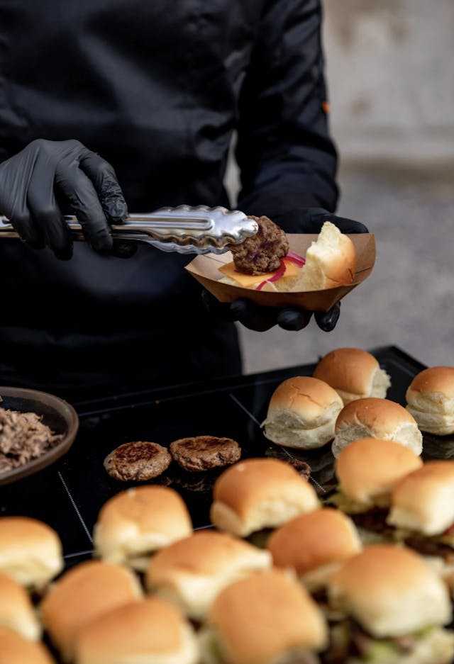 Traiteur street food à Paris 75 par le traiteur artisan Le Réfectoire