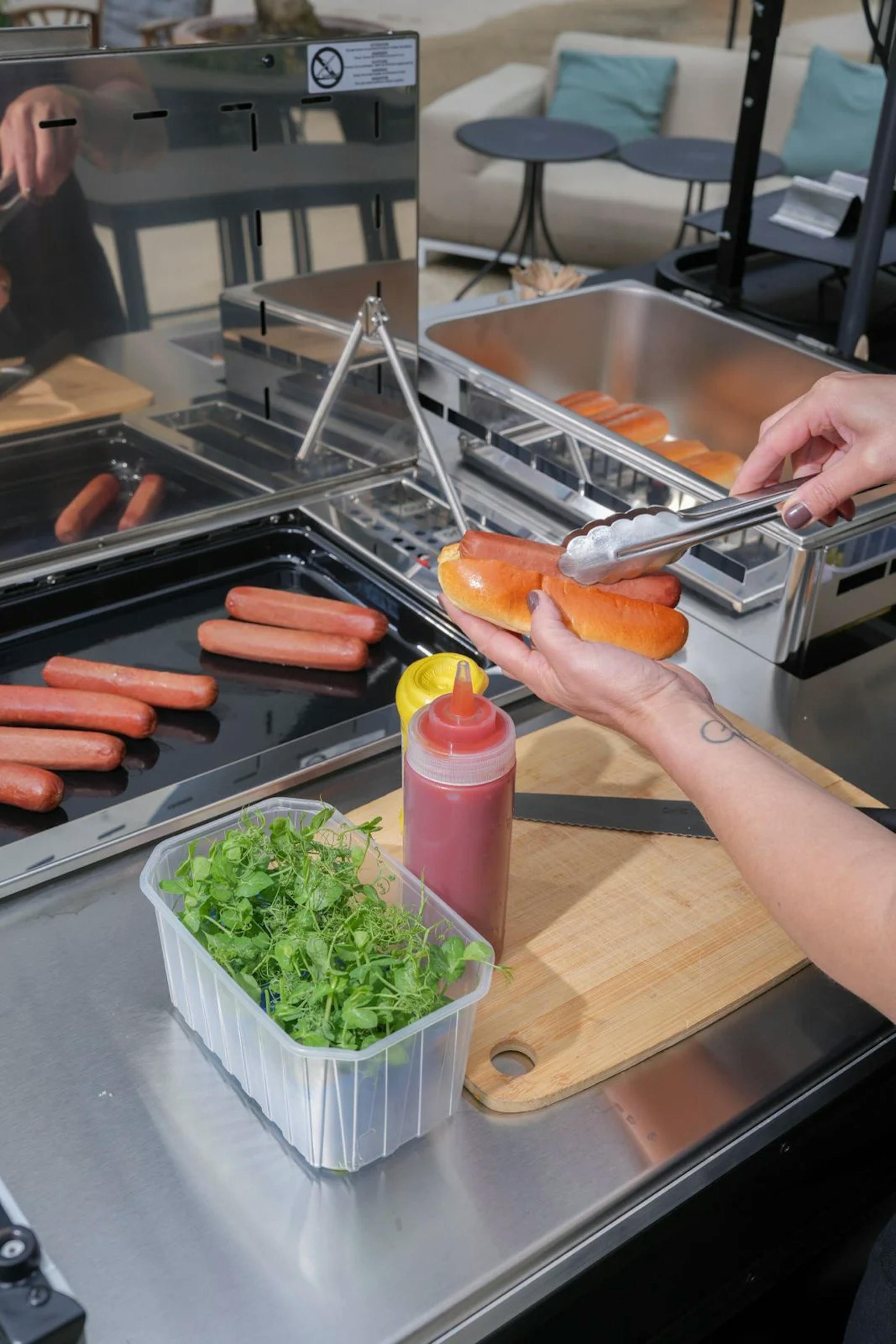 Triporteur street food à Paris lors d’un événement par le traiteur Le Réfectoire