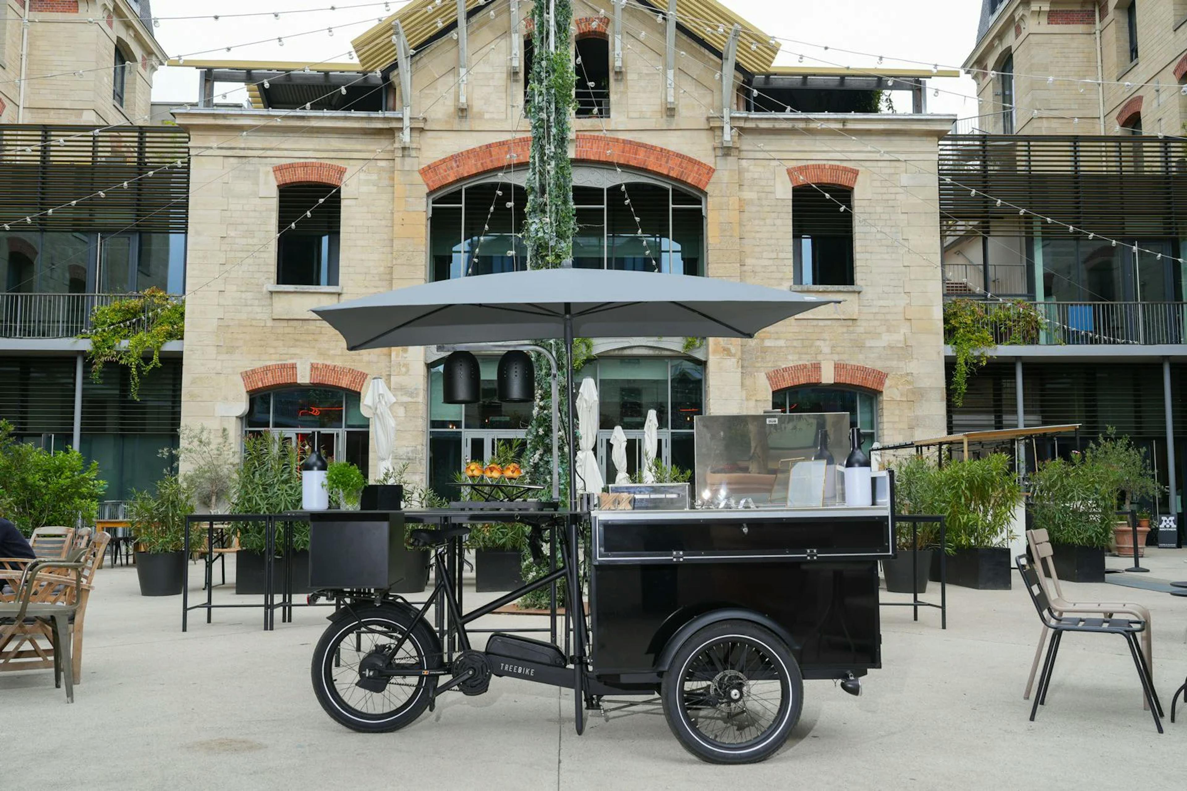 Triporteurs pour événements culinaires à Paris 75 par le traiteur Le Réfectoire