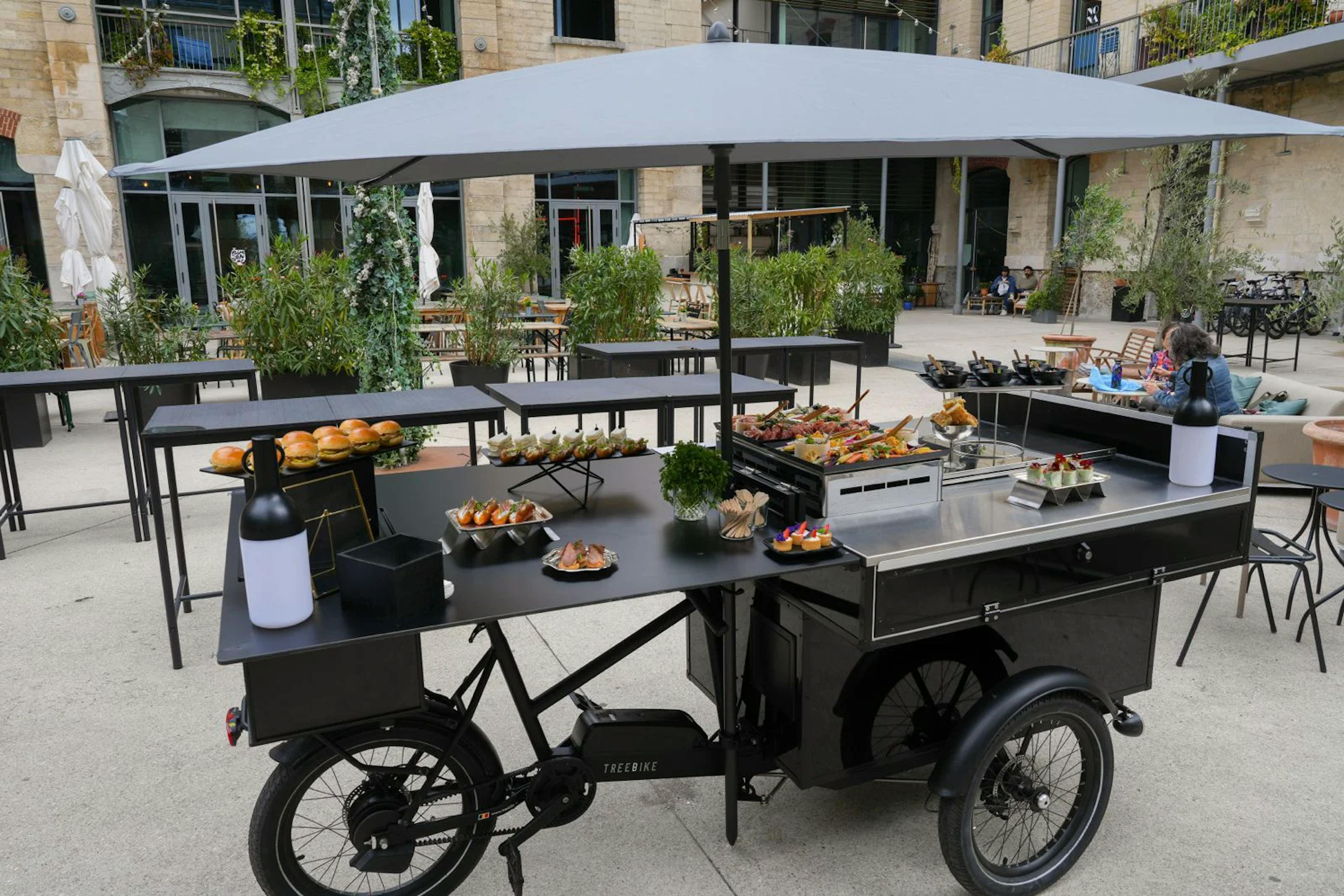 Traiteur street food avec triporteurs à Paris 75 par Le Réfectoire