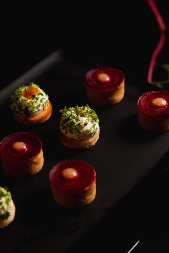 Photo de bouchées salées du traiteur parisien Le Réfectoire à Paris et Ile de France