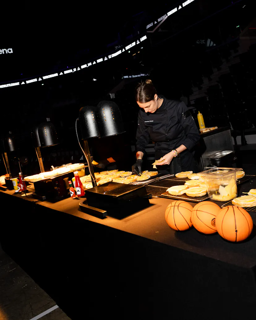 Traiteur Le Réfectoire et son service de graing table à Paris