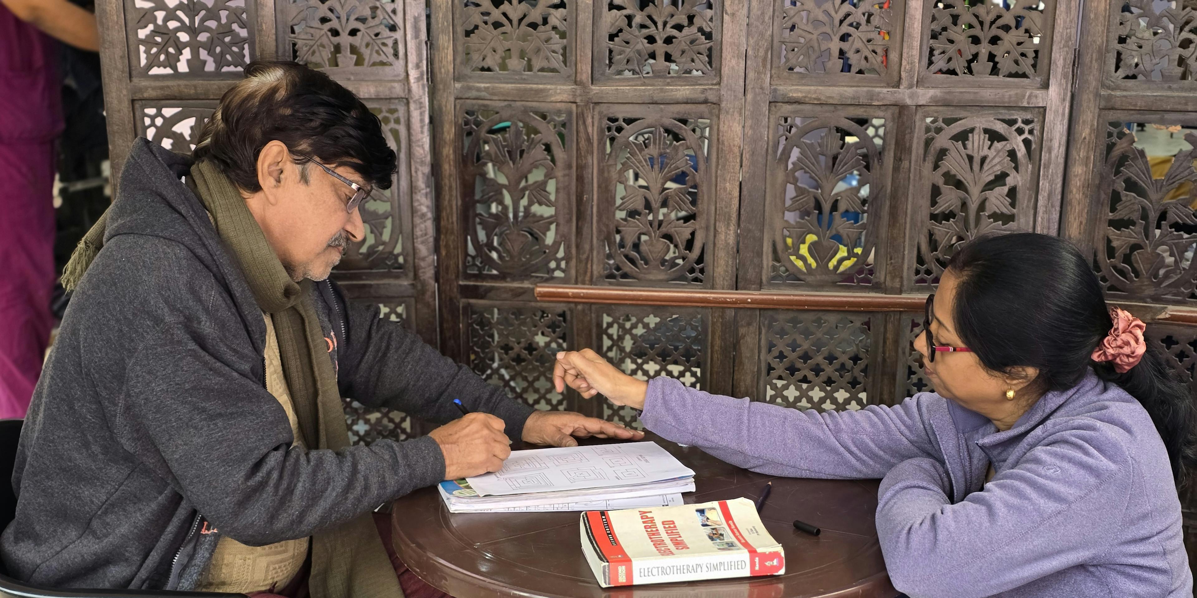 Key Differences Between Physiotherapy and Neurotherapy - Rehabana