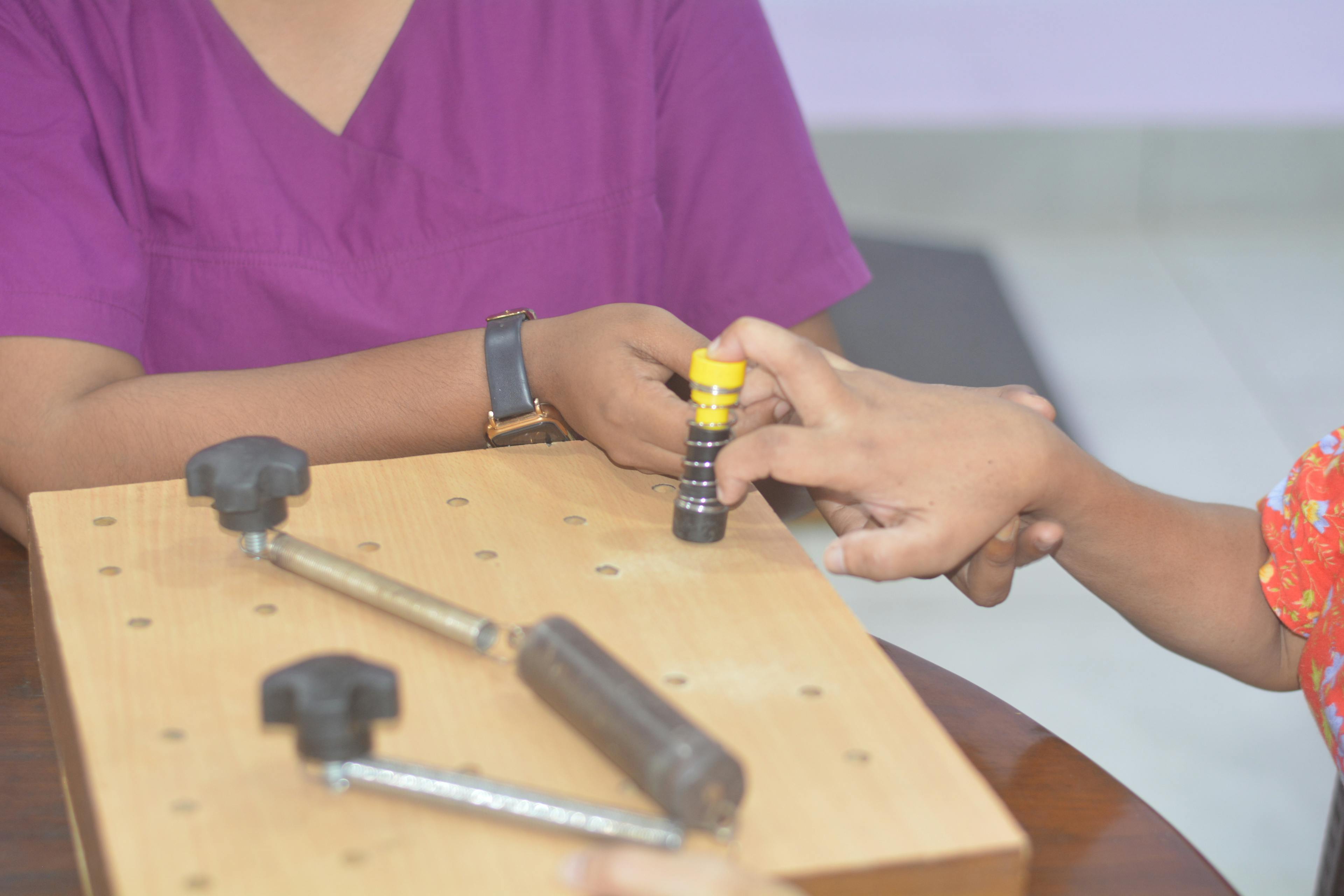 How Occupational Therapists Help Brain Injury Patients (What It Looks Like Day to Day)