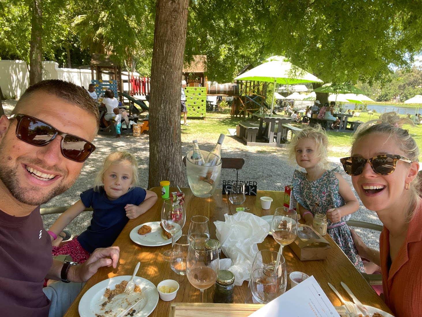 Picknick bij Warwick met kinderen