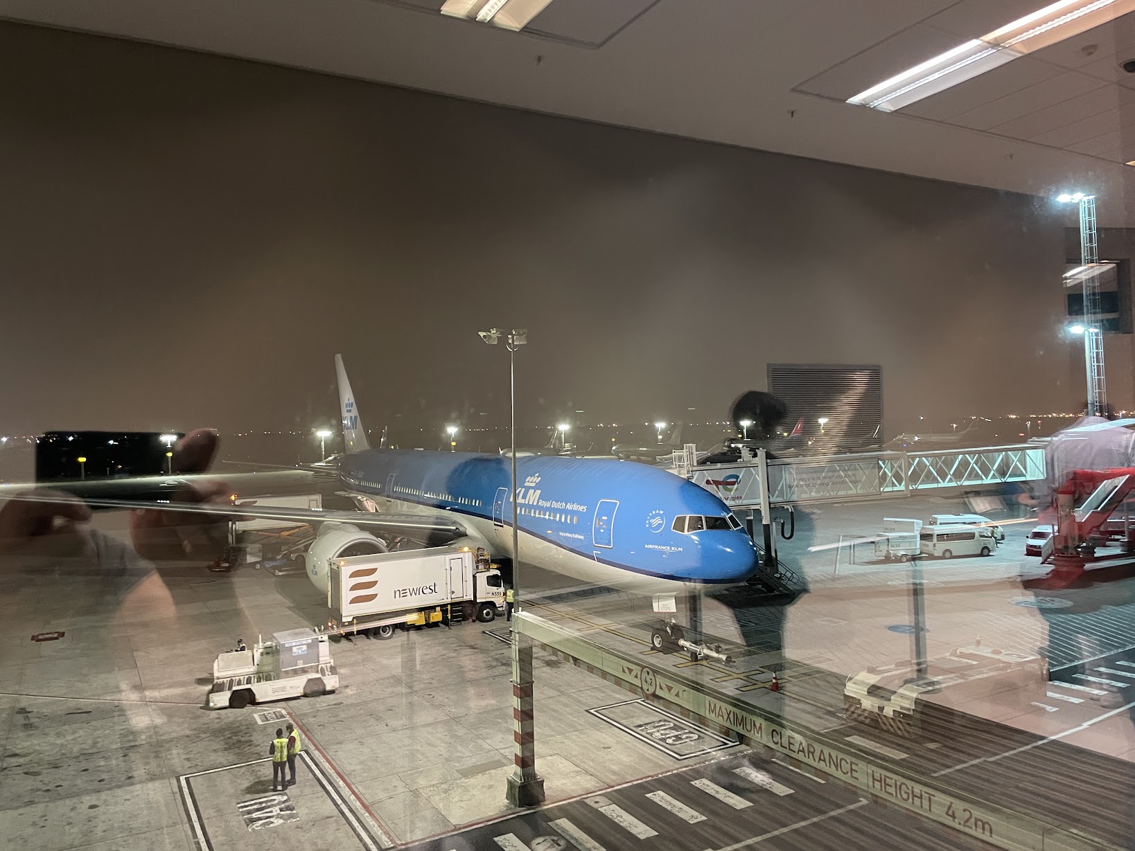 Wachten op de vlucht naar Amsterdam op Kaapstad Airport