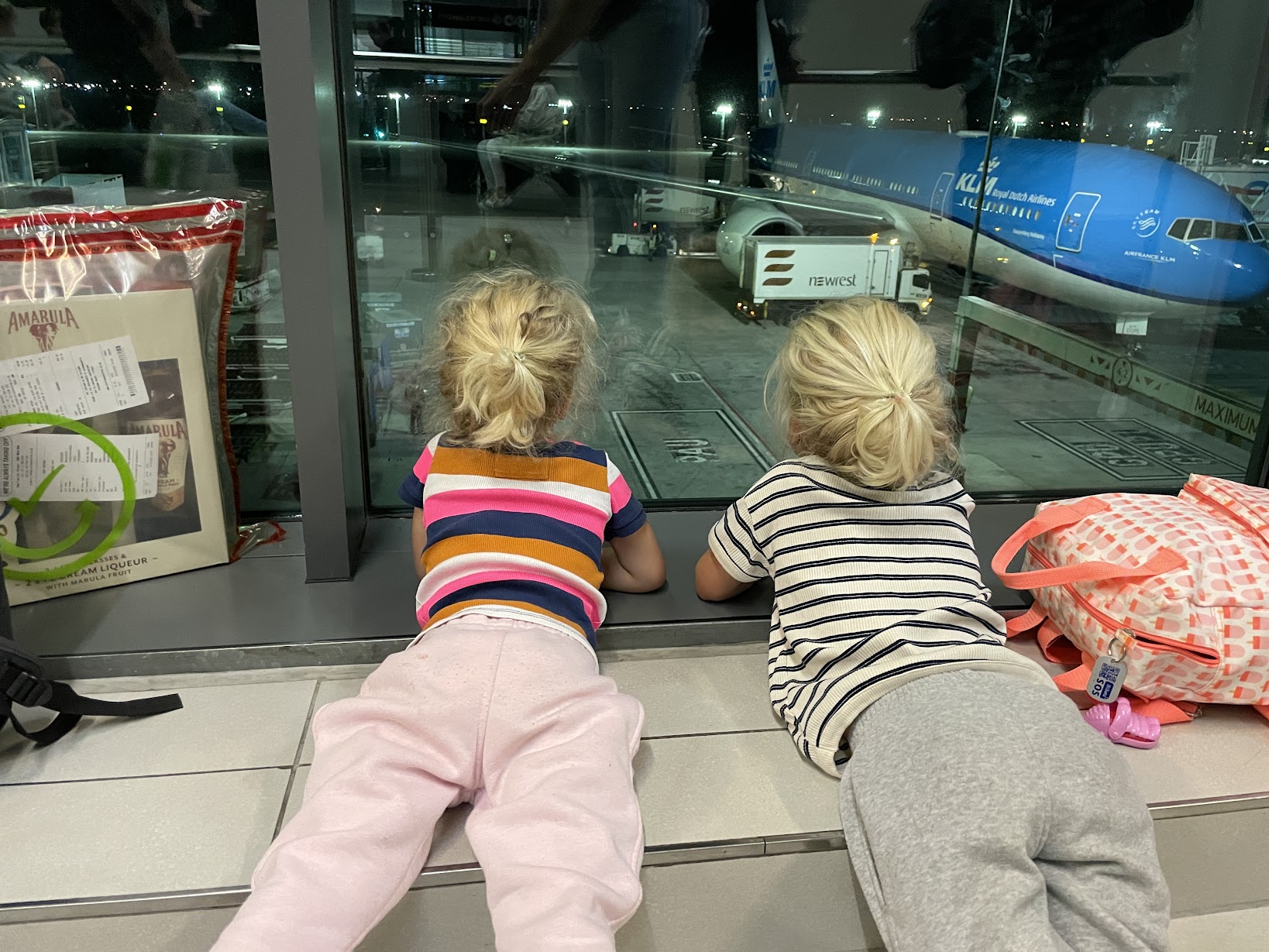 Wachten op de vlucht naar Amsterdam op Kaapstad Airport
