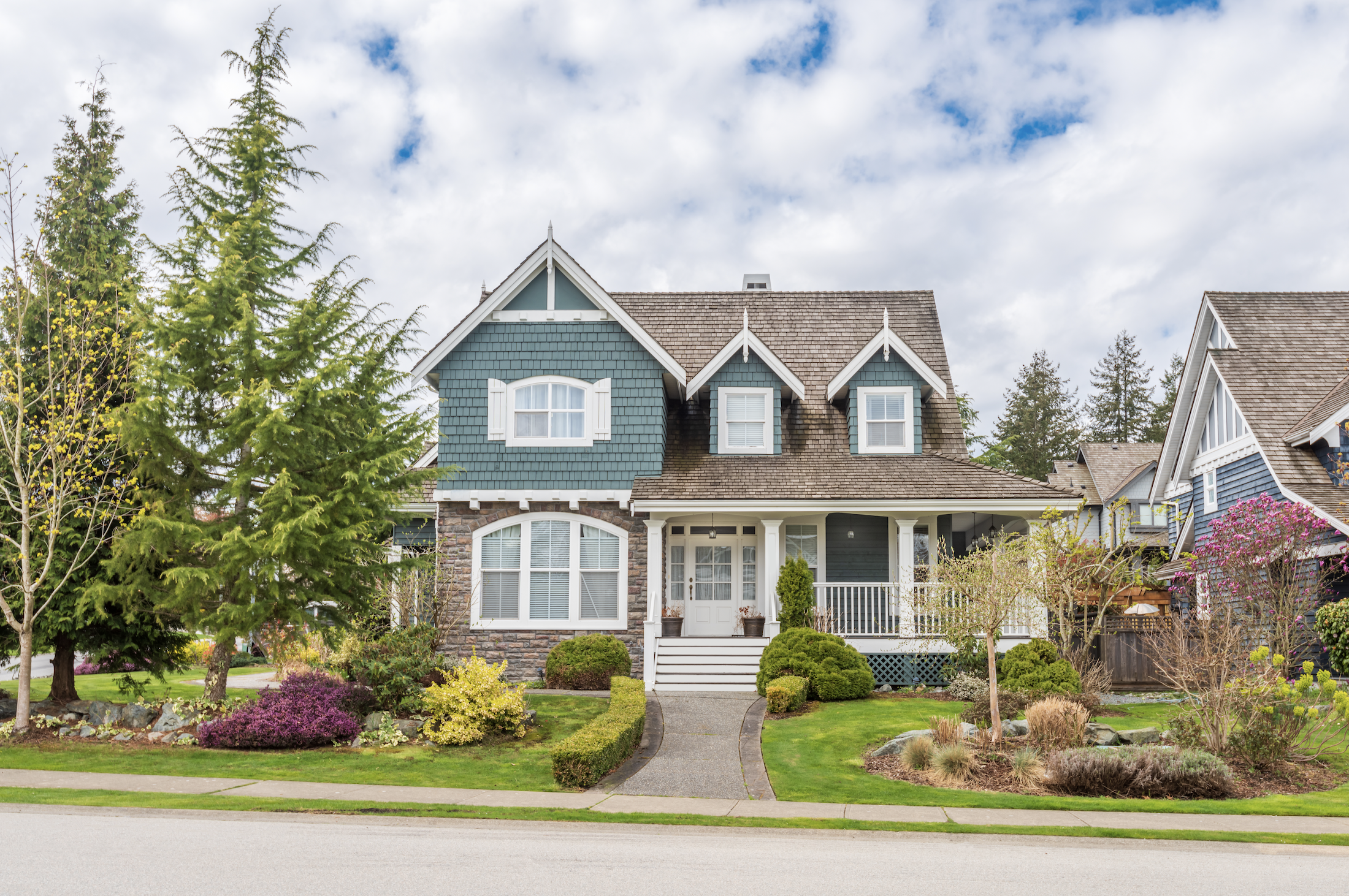 Navigating the Bumpy Summertime Real Estate Market RE/MAX NEWS