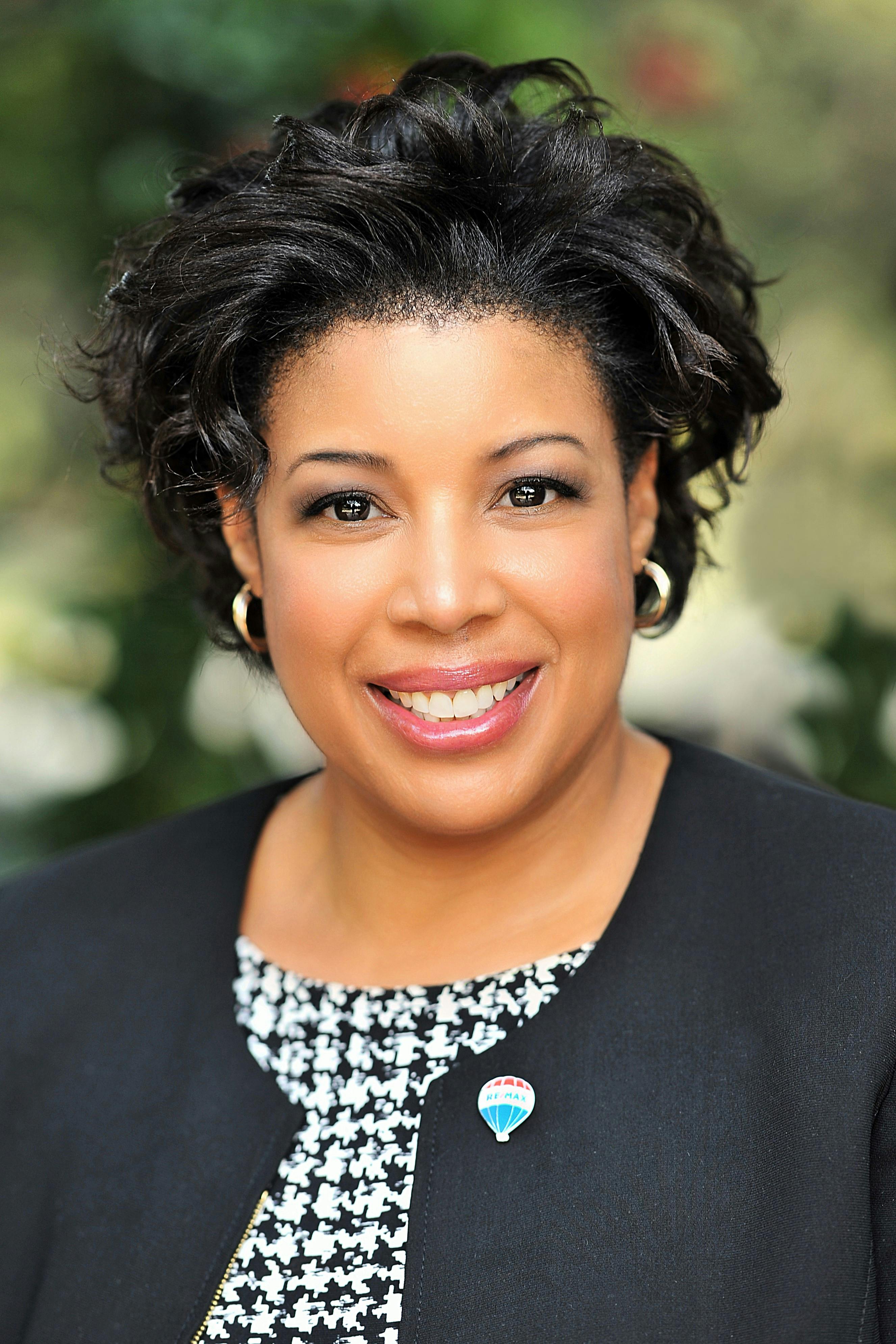 RE/MAX Affiliates Take Women’s Empowerment Global | RE/MAX NEWS