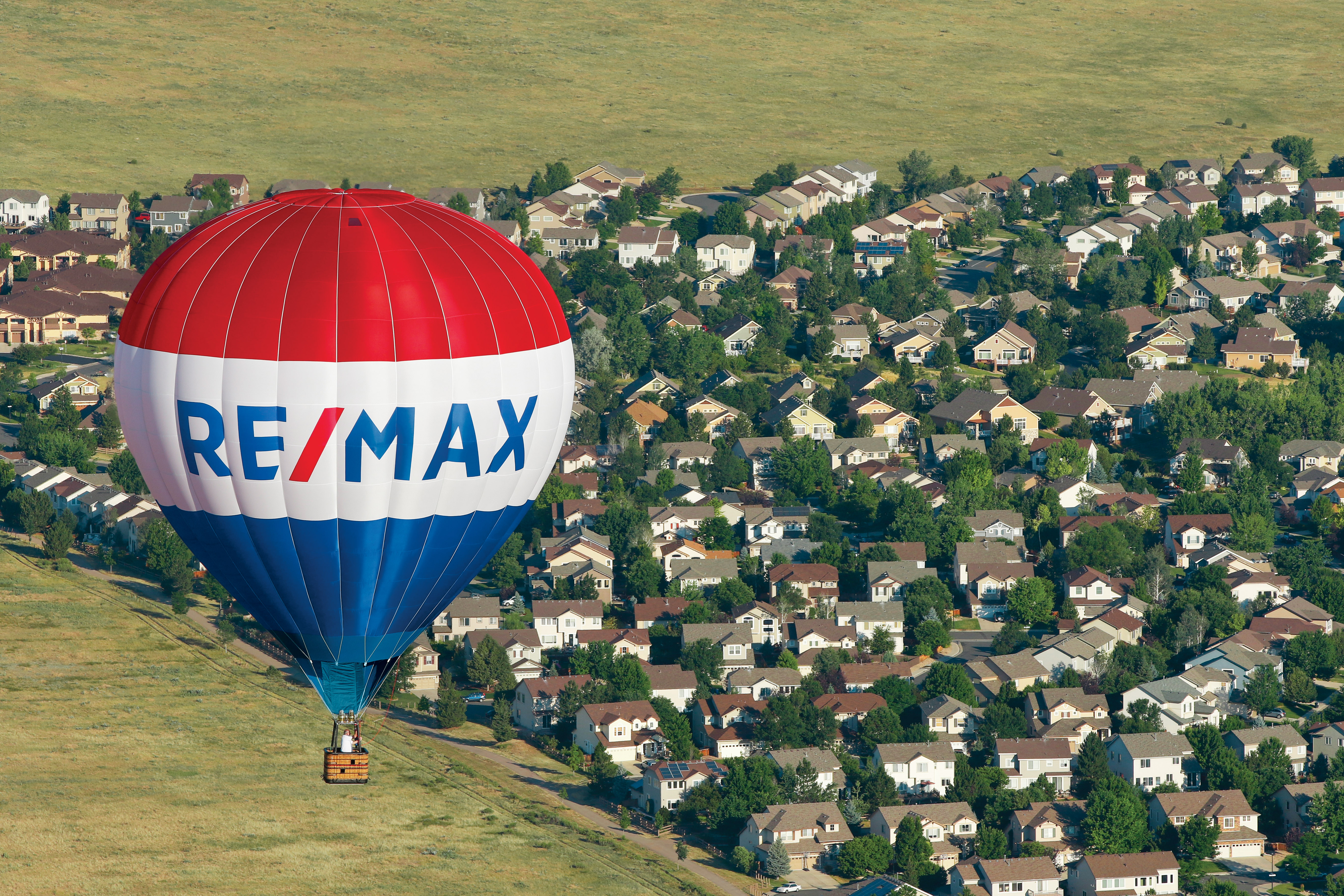 RE/MAX vs. The Industry RE/MAX Affiliates Average More Closed