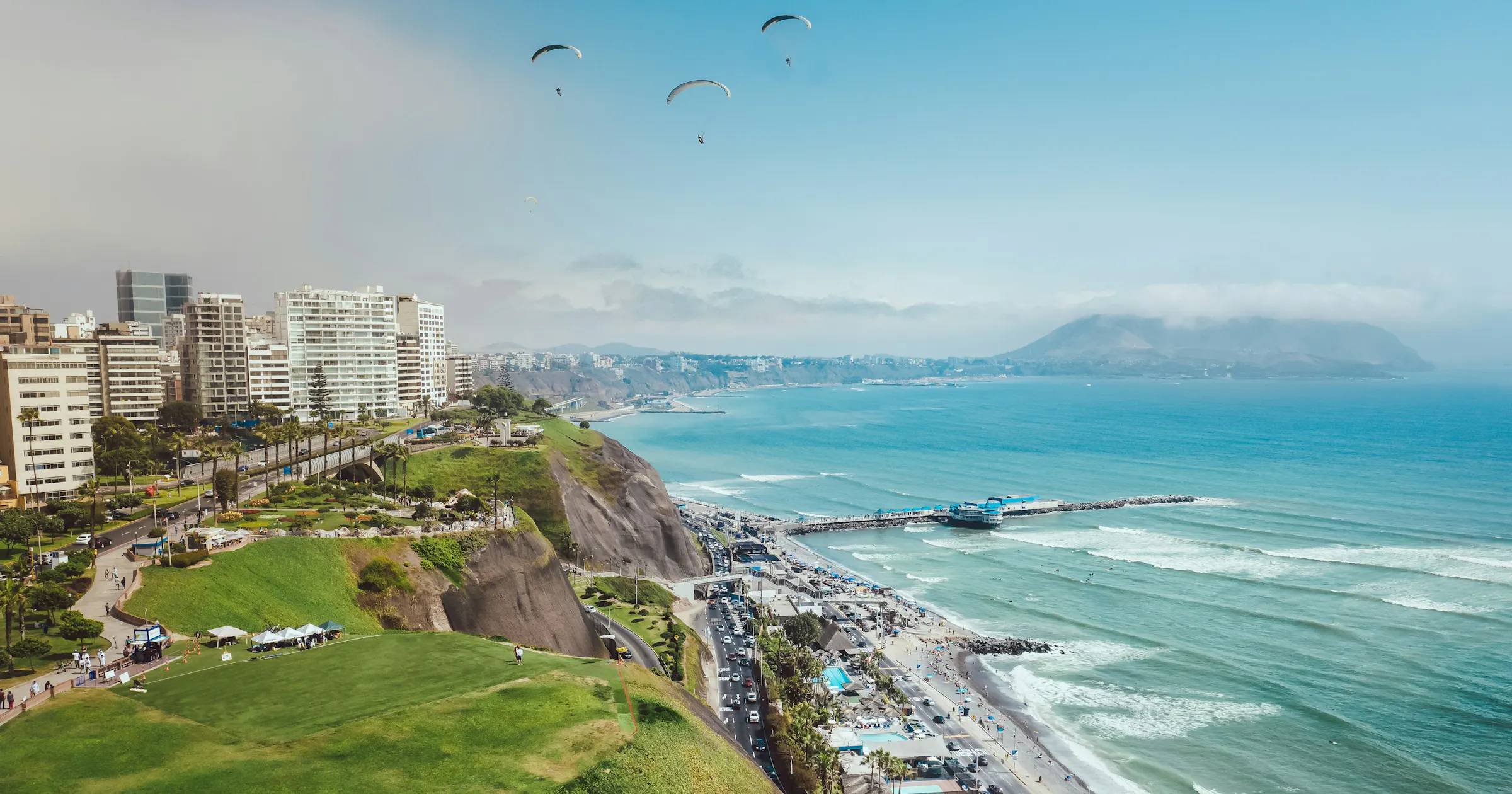 https://images.prismic.io/remotecrew-website/1azL6vR7GhDvsWW1_hire-developers-in-peru.jpg?auto=format%2Ccompress&rect=0%2C0%2C3000%2C1575&w=2400&h=1260
