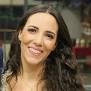 brown hair woman smiling 