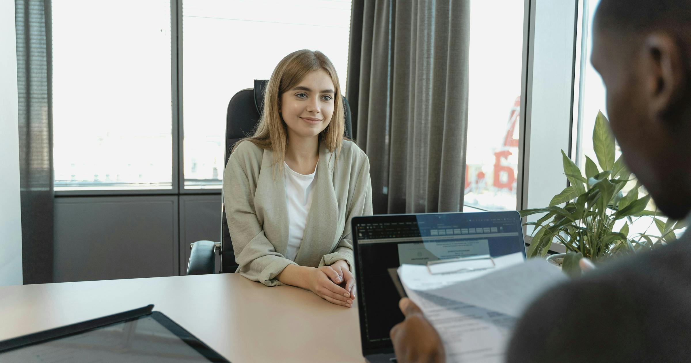 https://images.prismic.io/remotecrew-website/aG6CekMqNJQqHudw_pexels-tima-miroshnichenko-5439148.jpg?auto=format,compress&rect=0,406,5725,3006&w=2400&h=1260