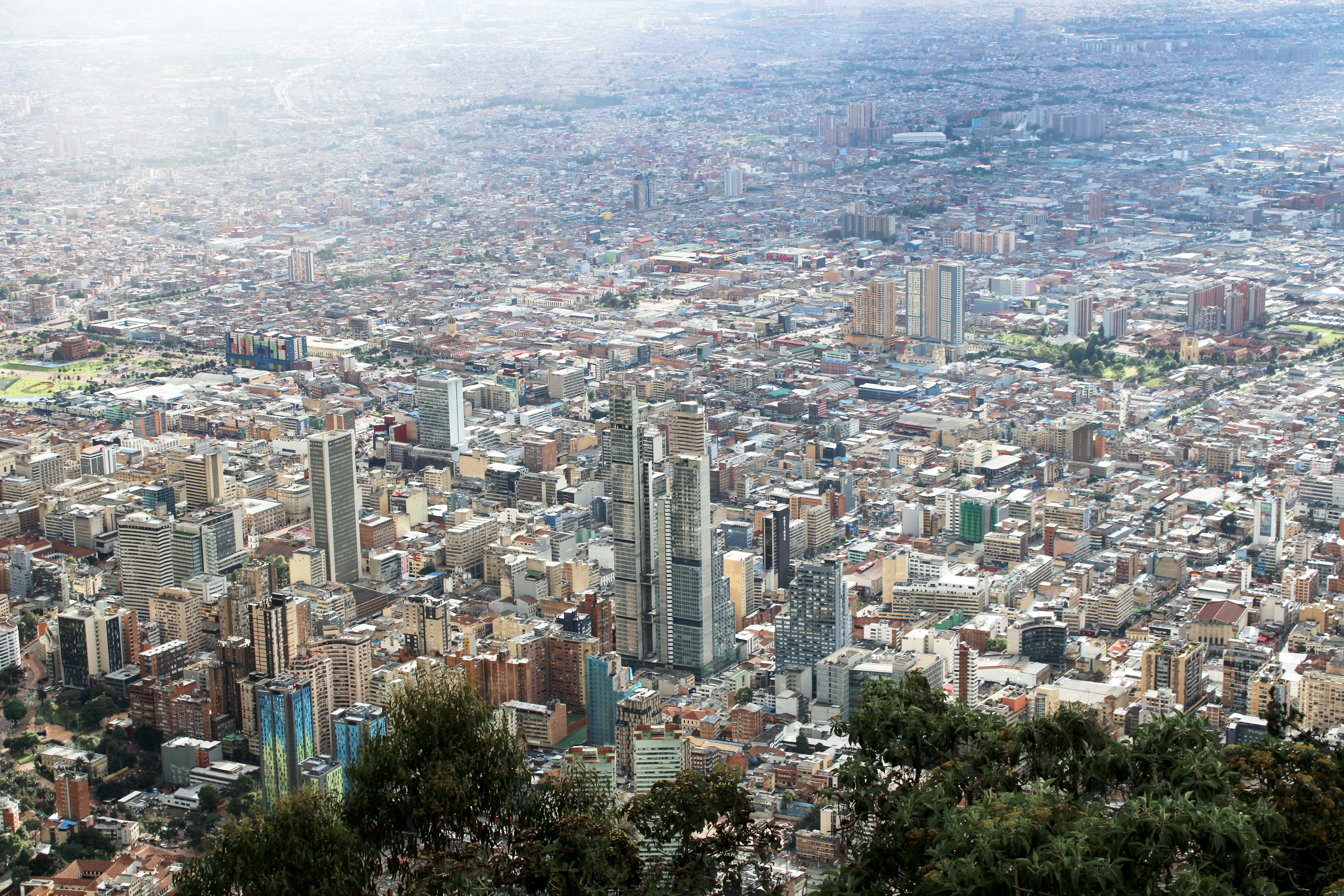 https://images.prismic.io/remotecrew-website/aNXN2sNZ-xFLJ-wD_hire-developers-in-colombia.jpg?auto=format%2Ccompress&rect=0%2C0%2C3000%2C1575&w=2400&h=1260