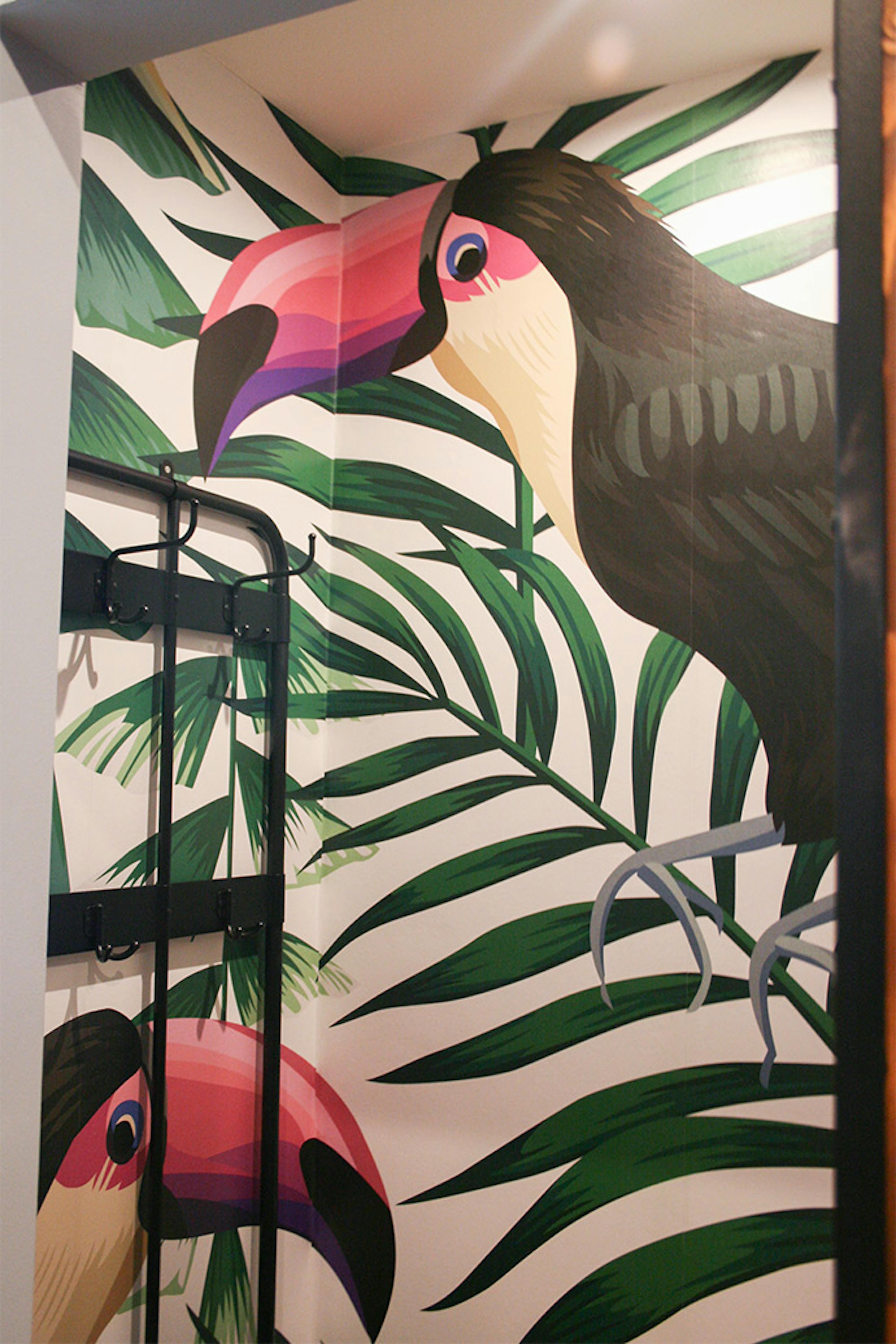 dekorative Tapete mit einem Vogel