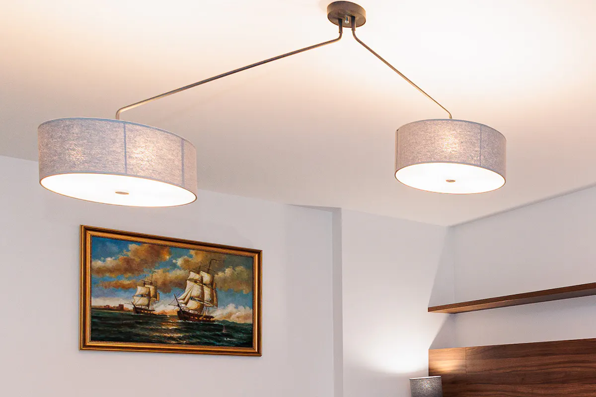 nowoczesne lampy wiszące w sypialni