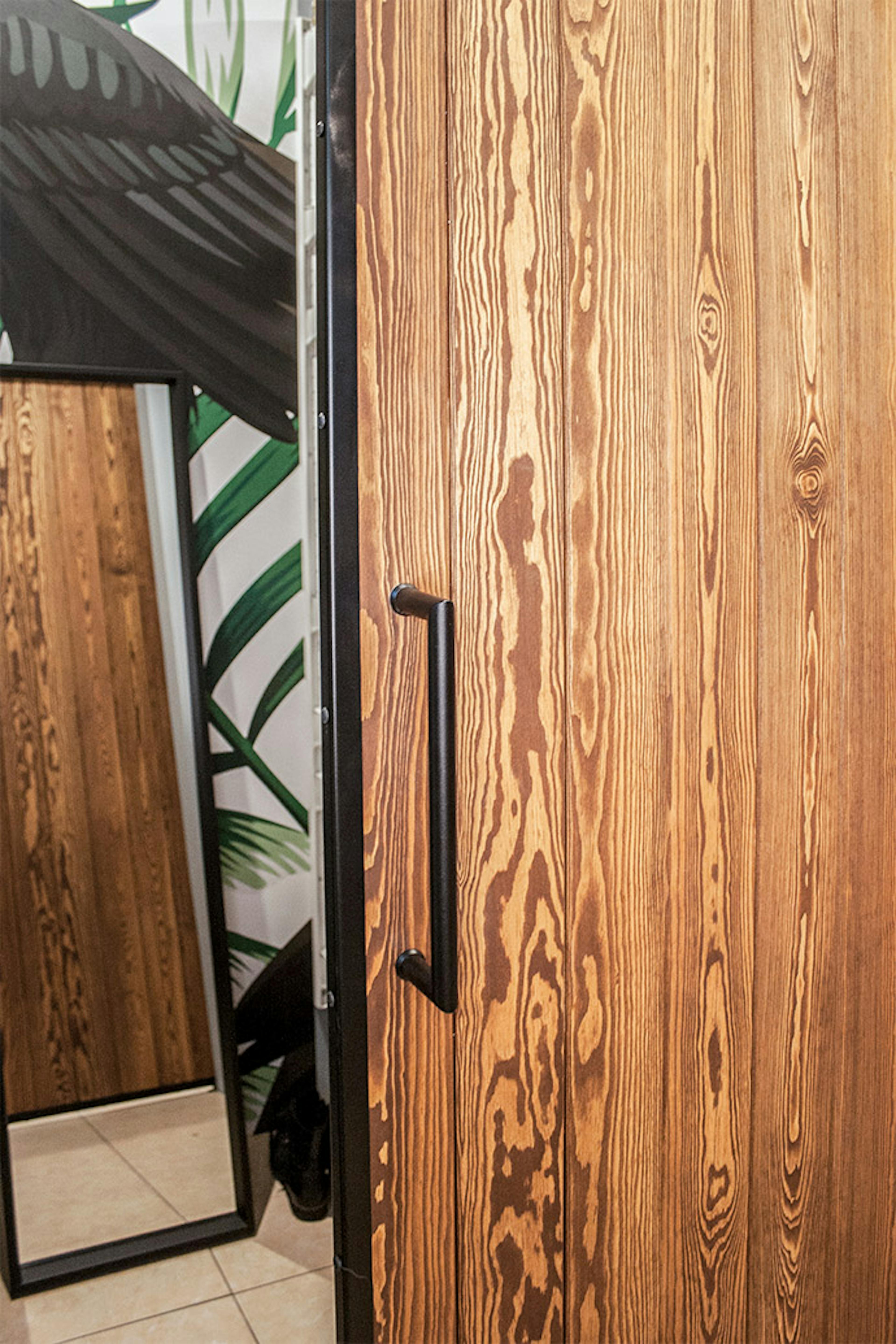 Schiebetürgriff, Schiebetüren zu einem Schrank