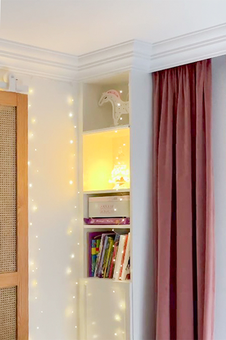 lampki dekoracyjne w pokoju dziewczynki