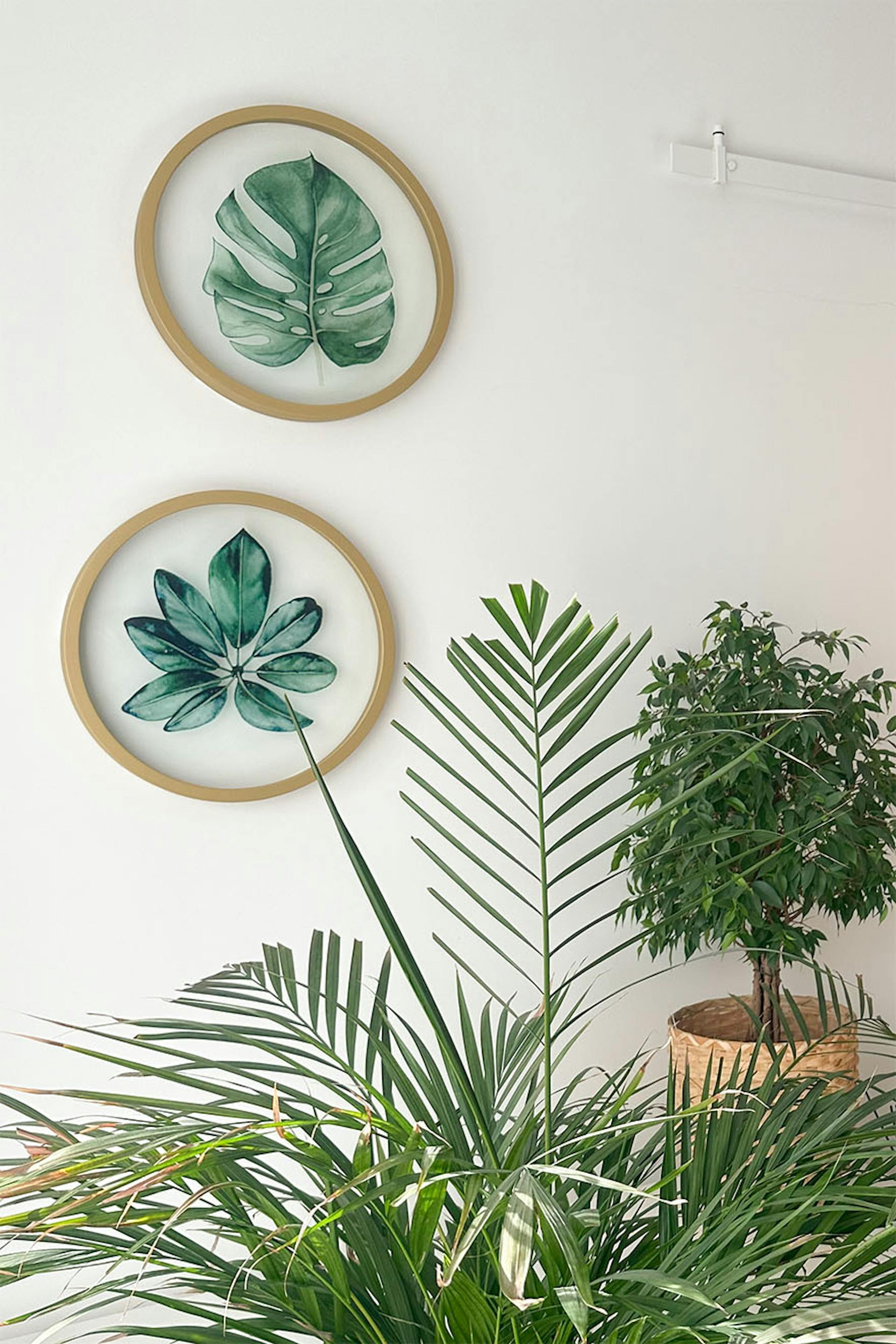 Gemälde auf Glas mit Blattmotiven