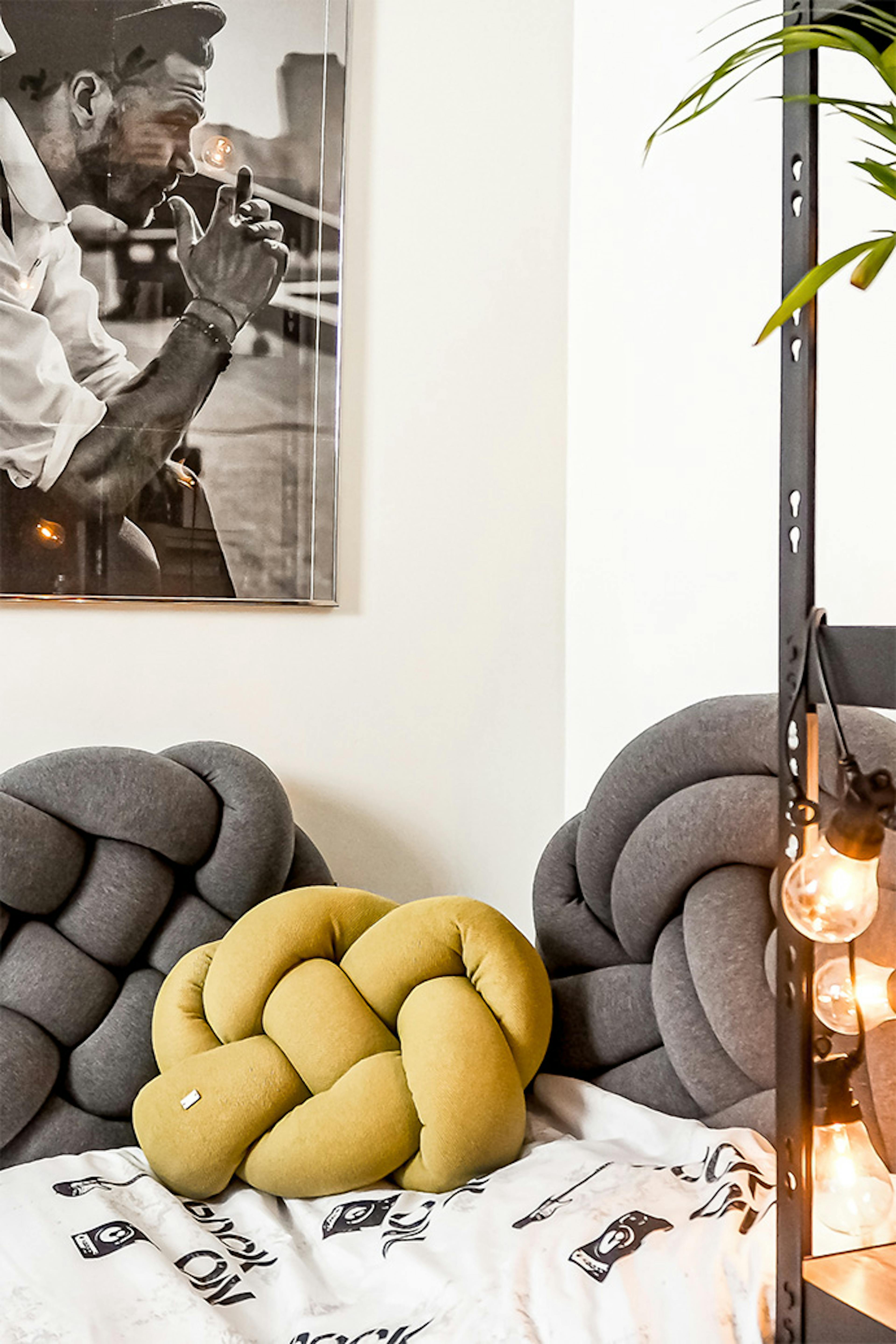 studentenzimmer einrichten, Knoten Kissen, Schwarz und Weiss Plakat