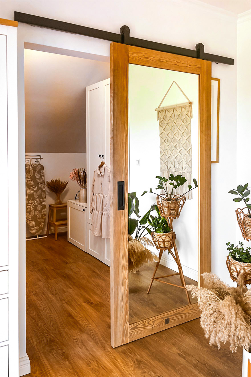 Schiebetüren mit Spiegel für Ankleidezimmer