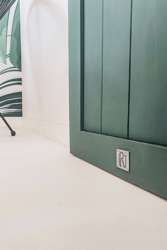 Grüne Innentür aus Holz