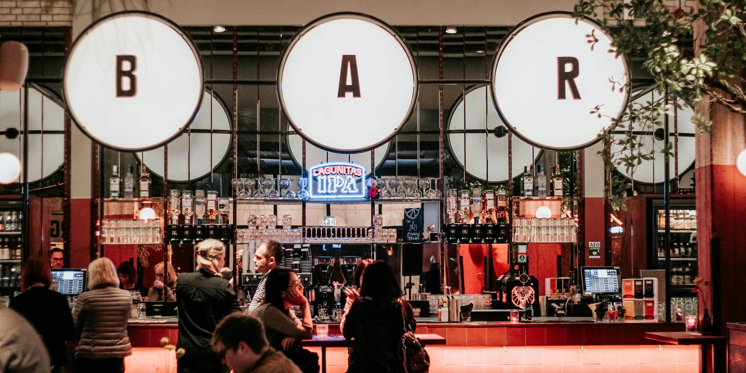 Изображение ФНС пошла по ресторанам