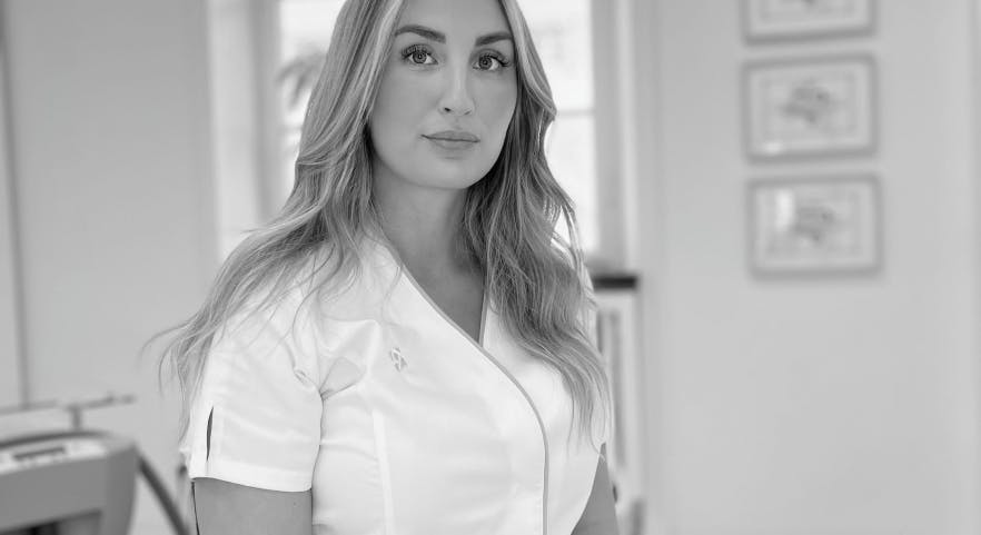 Laserspecialist Jennifer