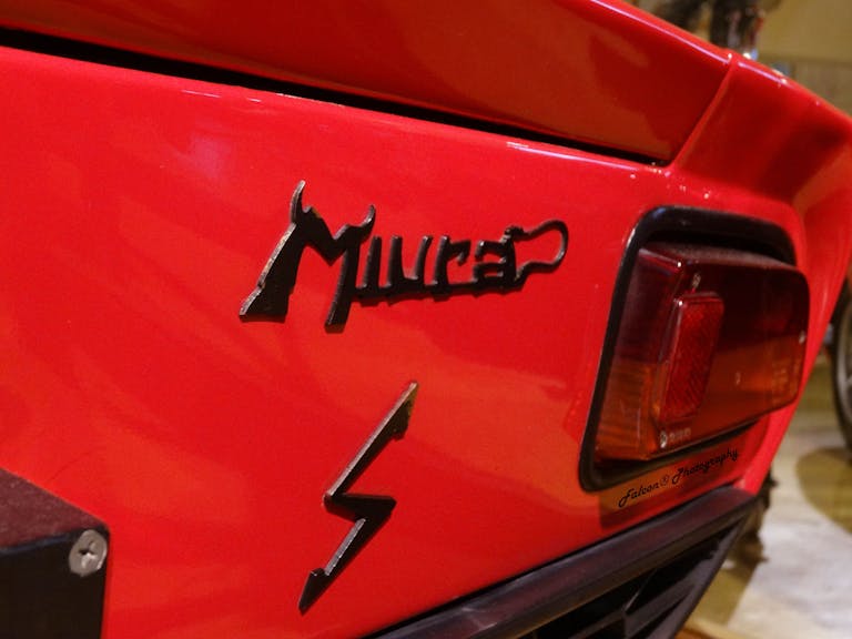 Schriftzug des Lamborghini Miura