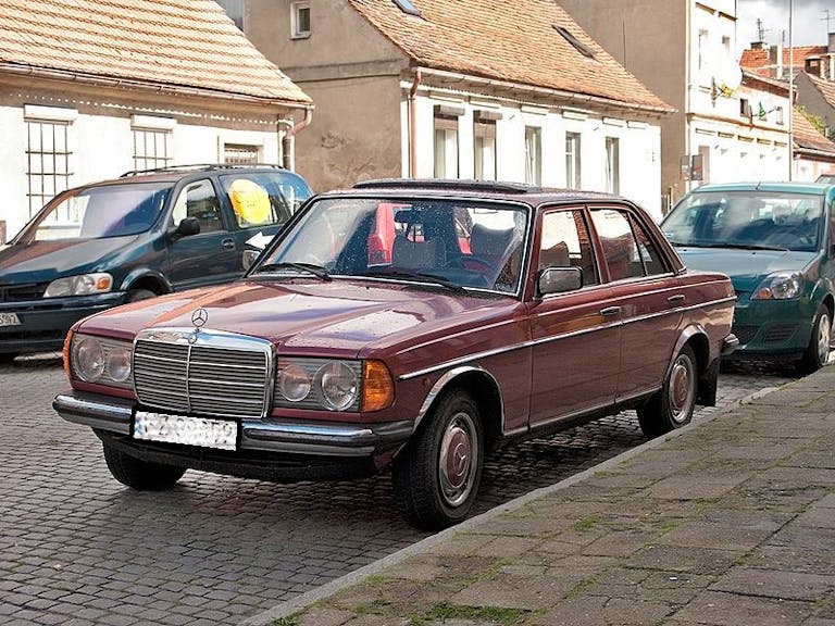 Ein W123 von vorne. Ein W123 von vorne.