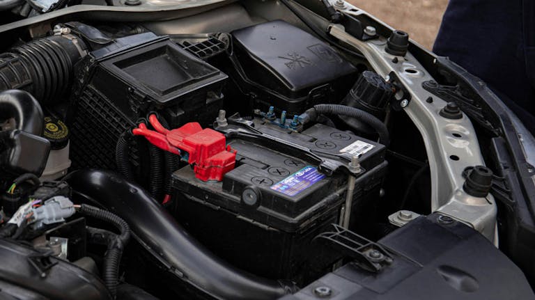 Eingebaute Autobatterie Eingebaute Autobatterie