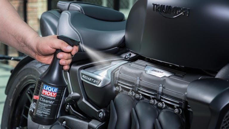 Motorrad reinigen mit LIQUI MOLY