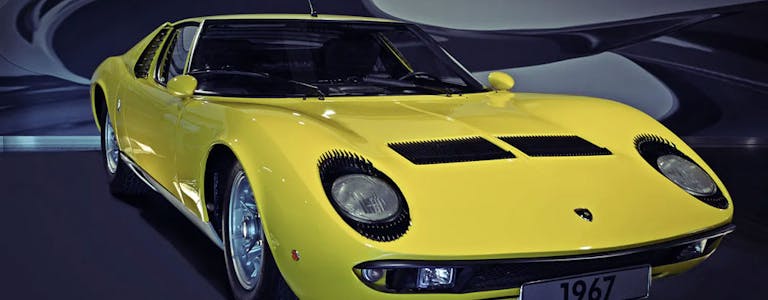 Der erste Supersportwagen Lamborghini Miura