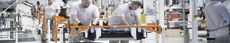 Valeo Mitarbeiter bei der Produktion Valeo Mitarbeiter bei der Produktion