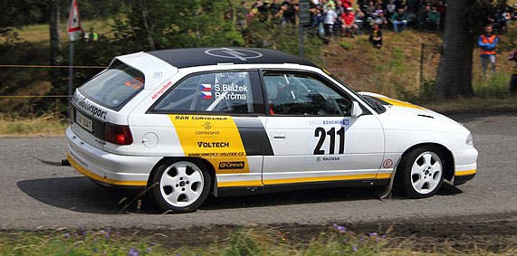 Der Opel Astra F GSi war das sportliche Sondermodell der Reihe. Hier zu sehen im Einsatz bei der Rally Bohemia Historic 2019.