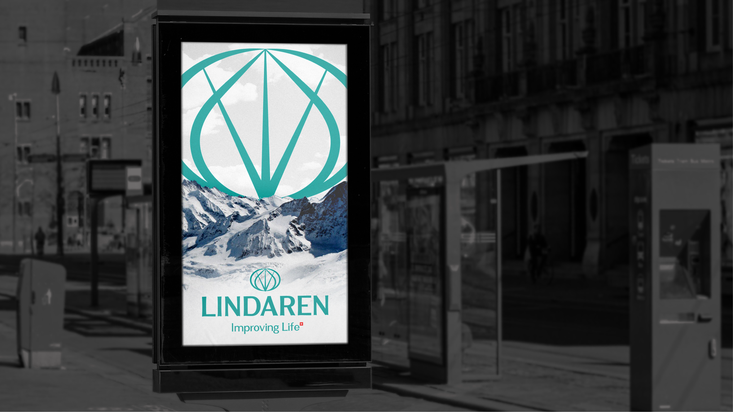 Leuchtendes Lindaren Werbebanner neben einer Bushaltestelle.
