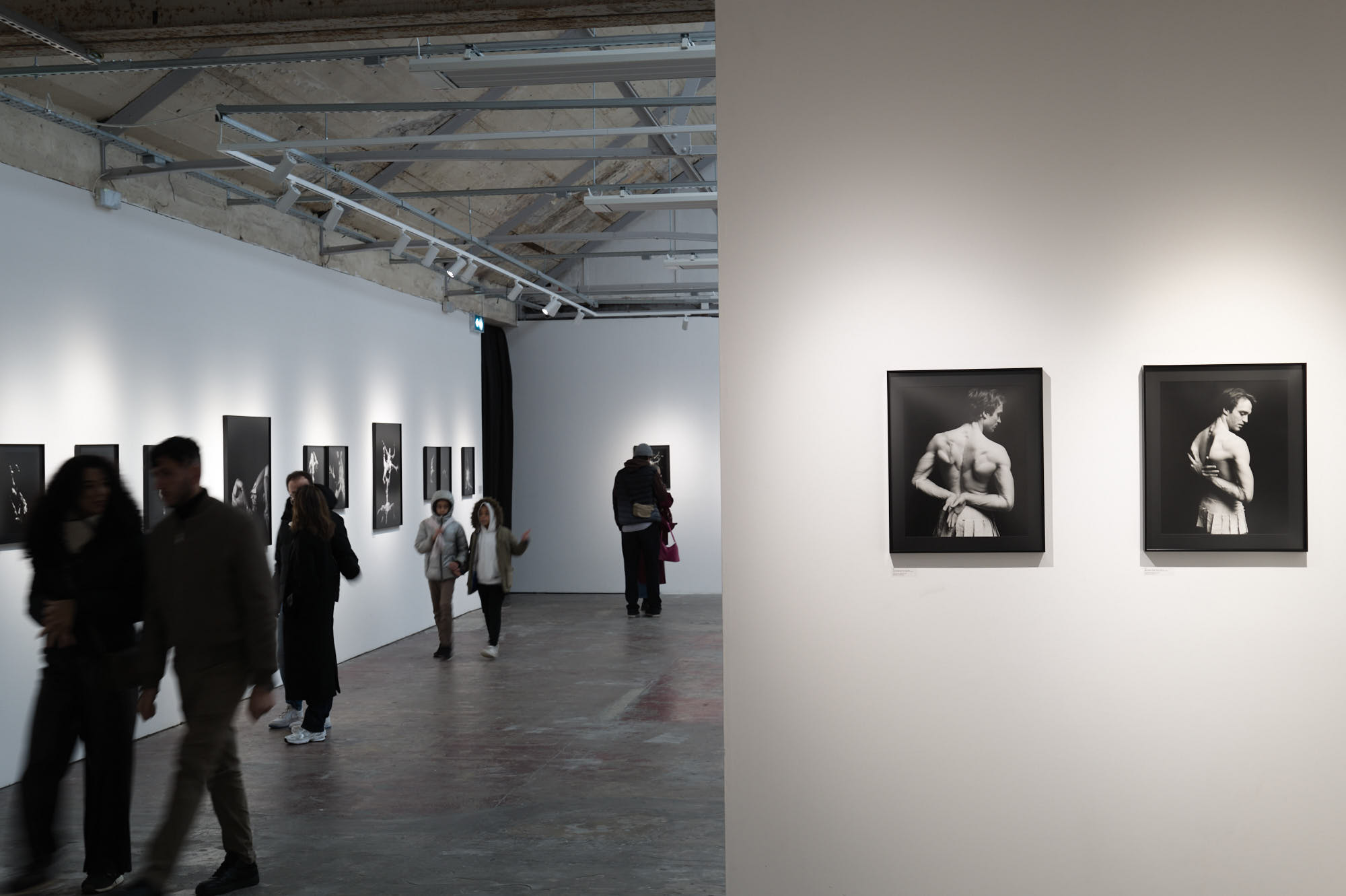 DROWNING LIGHT EXHIBITION