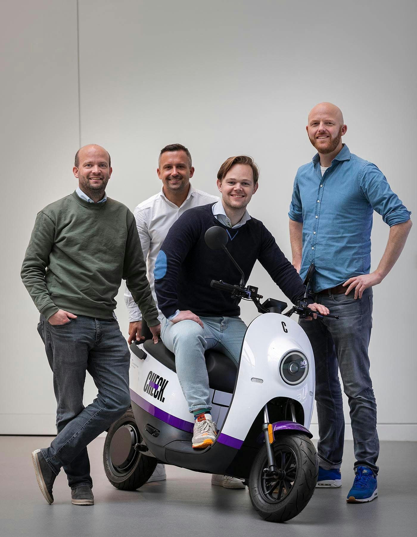 Shared e-moped platform Check accelerates growth after capital injection of 10 million euros