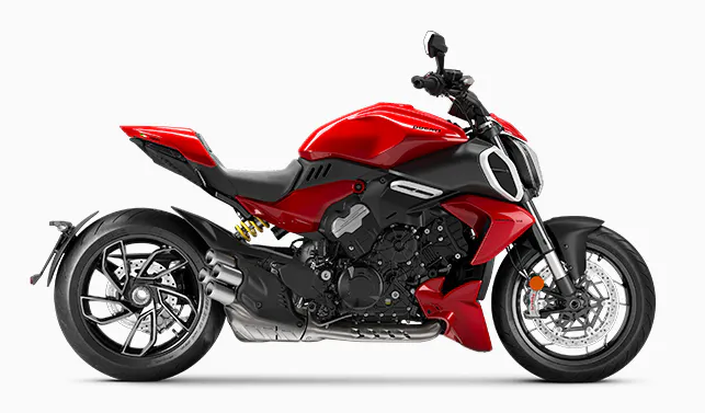 foto de estoque de uma Ducati Diavel V4 2025 vermelha melhor motocicleta cruiser