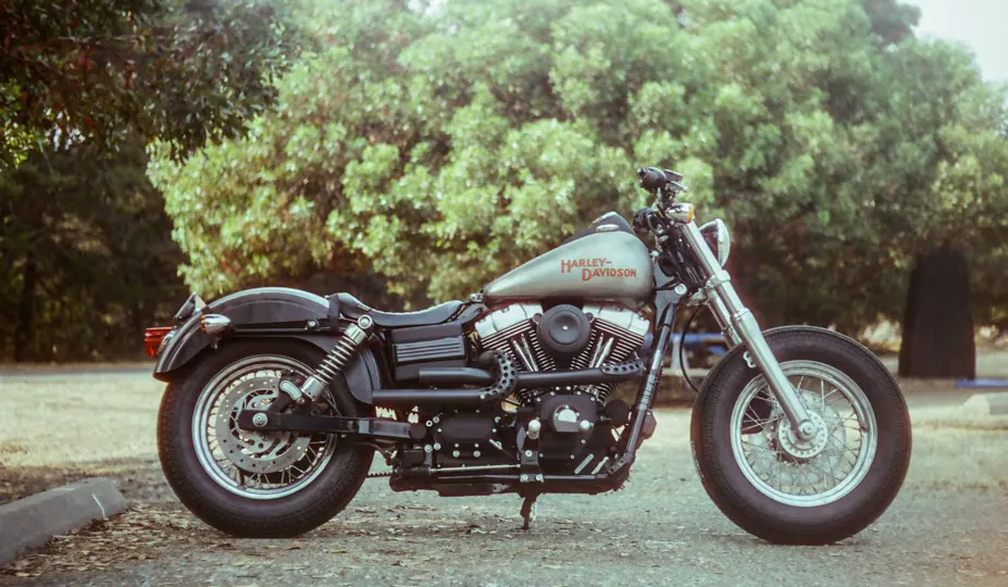 harley davidson dyna cruiser para alquilar